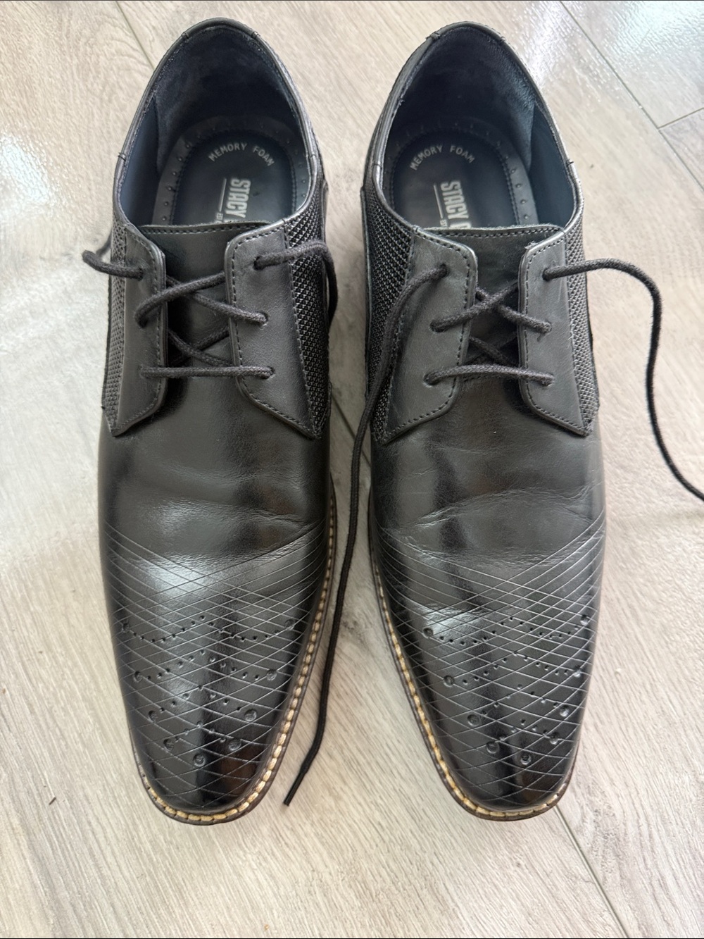 Staples Black Men’s Lace-Up Derby Shoes with Patterned Toe
